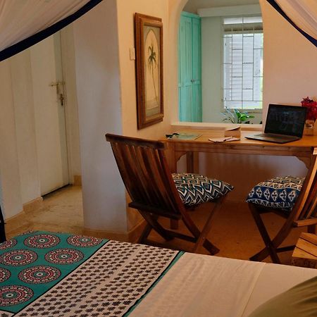 Salty'S Kitesurf Village Kilifi Ngoại thất bức ảnh